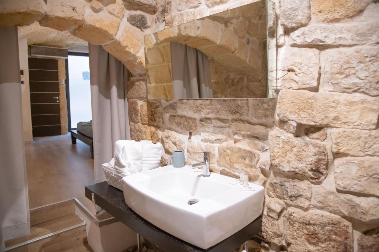 Bed and Breakfast La Giudecca Трани Экстерьер фото